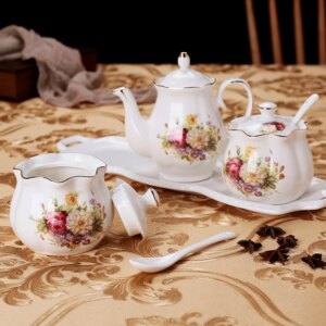 Set Nórdico de Porcelana Floral para Condimentos con Borde Dorado