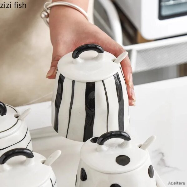 Tarro Cerámico Creativo Blanco y Negro con Cuchara – 400 ml